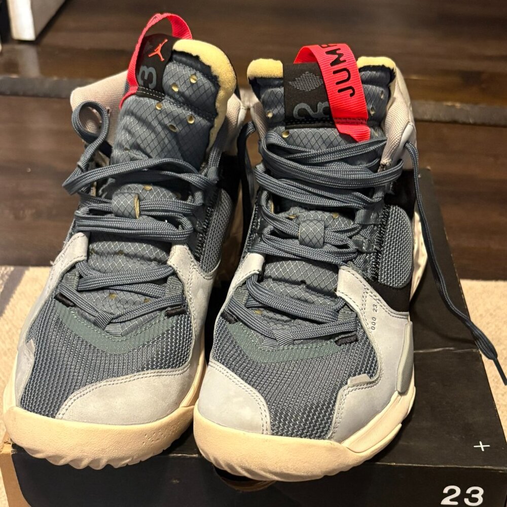 Nike Jordan Delta Mid Hasta Sneakers